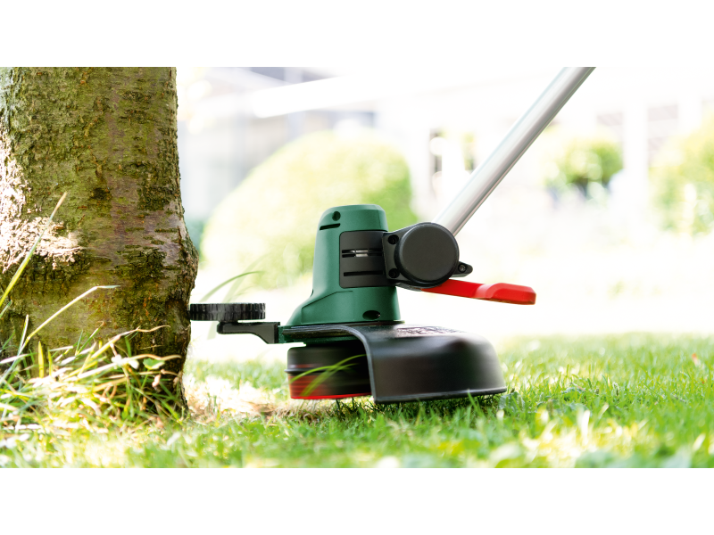 Bosch universalgrasscut 18v 260mm deals cordless grass trimmer